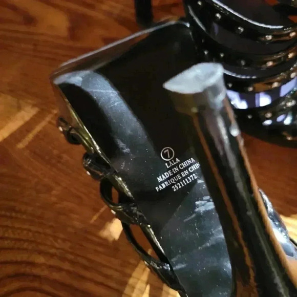 LALA 725 Originals Patent Black Strappy studded Sandles 4 " heels size 7 - Picture 7 of 11